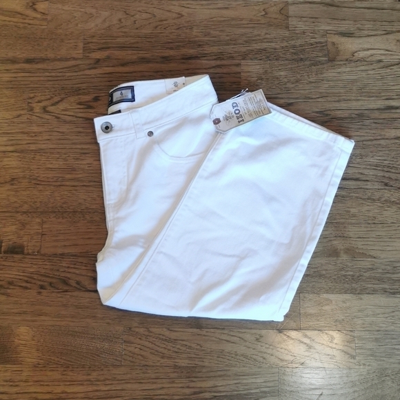 IZOD White Just Right Crop Slimming Panel New 4 - Picture 1 of 8